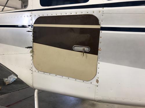 Beech Sundowner baggage door